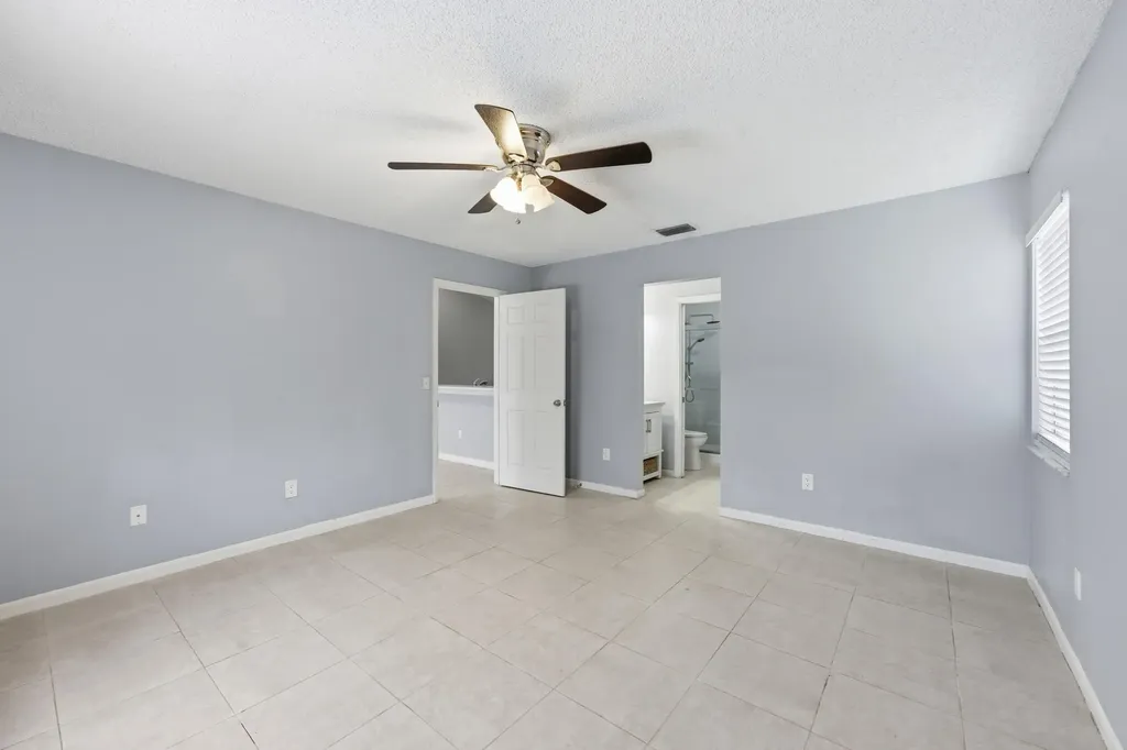 5067 Canal Circle E Lake Worth FL 33467