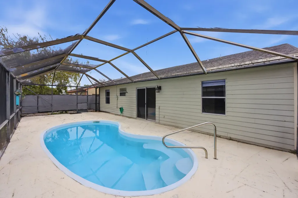 5067 Canal Circle E Lake Worth FL 33467