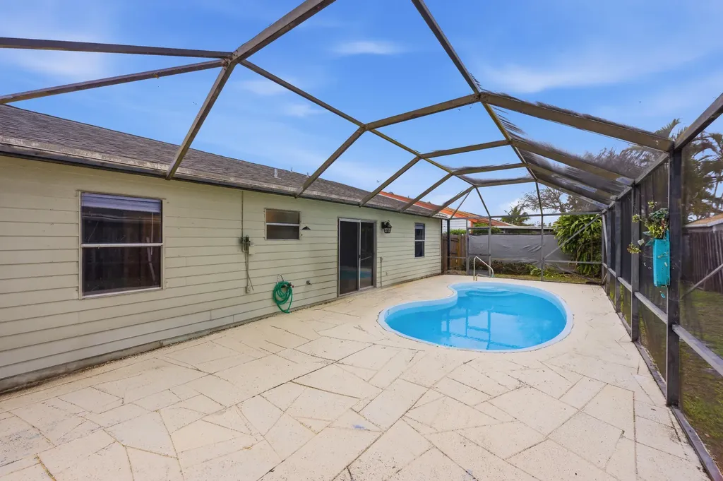 5067 Canal Circle E Lake Worth FL 33467