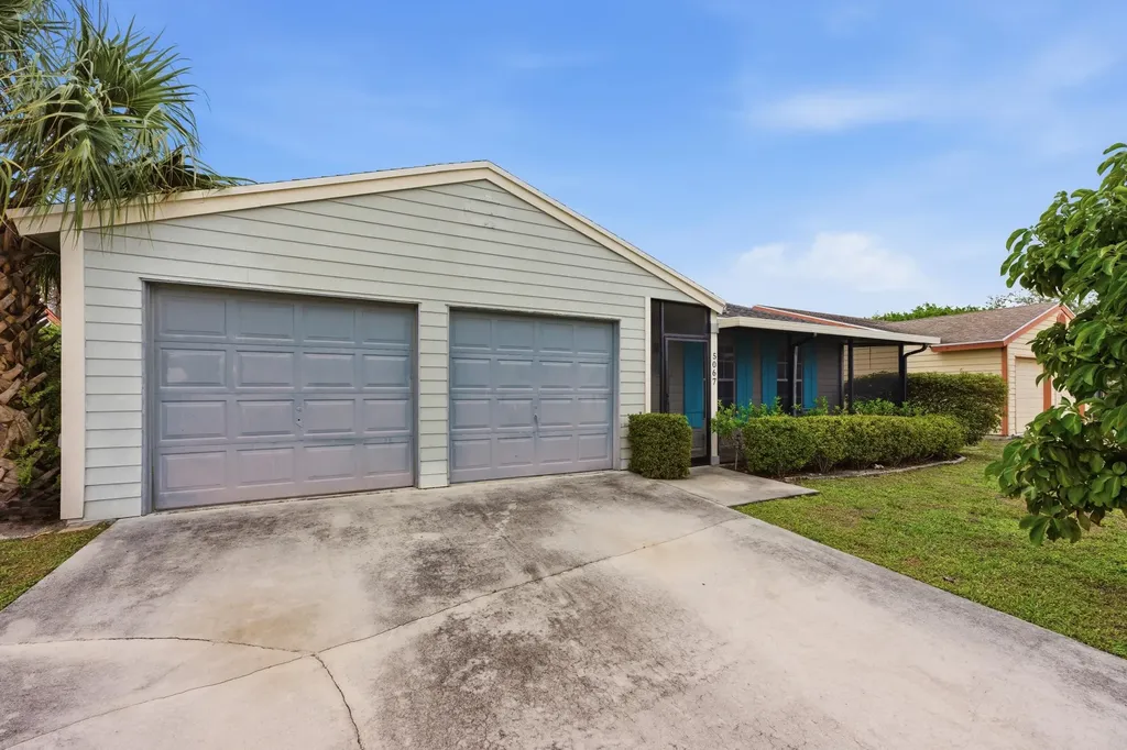 5067 Canal Circle E Lake Worth FL 33467