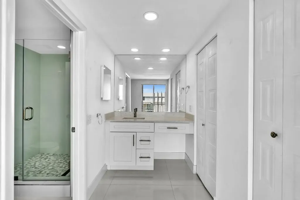 1010 S Ocean Boulevard Pompano Beach FL 33062