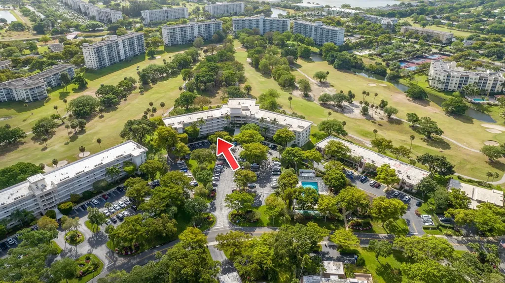 3800 Oaks Clubhouse Drive Pompano Beach FL 33069
