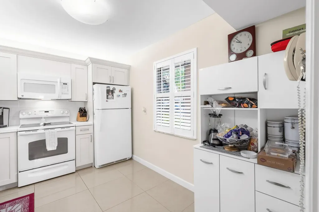 3800 Oaks Clubhouse Drive Pompano Beach FL 33069