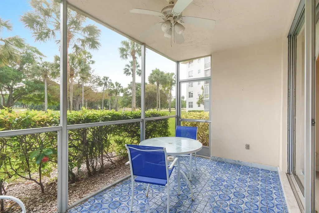 3800 Oaks Clubhouse Drive Pompano Beach FL 33069