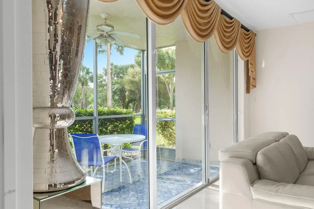 3800 Oaks Clubhouse Drive Pompano Beach FL 33069