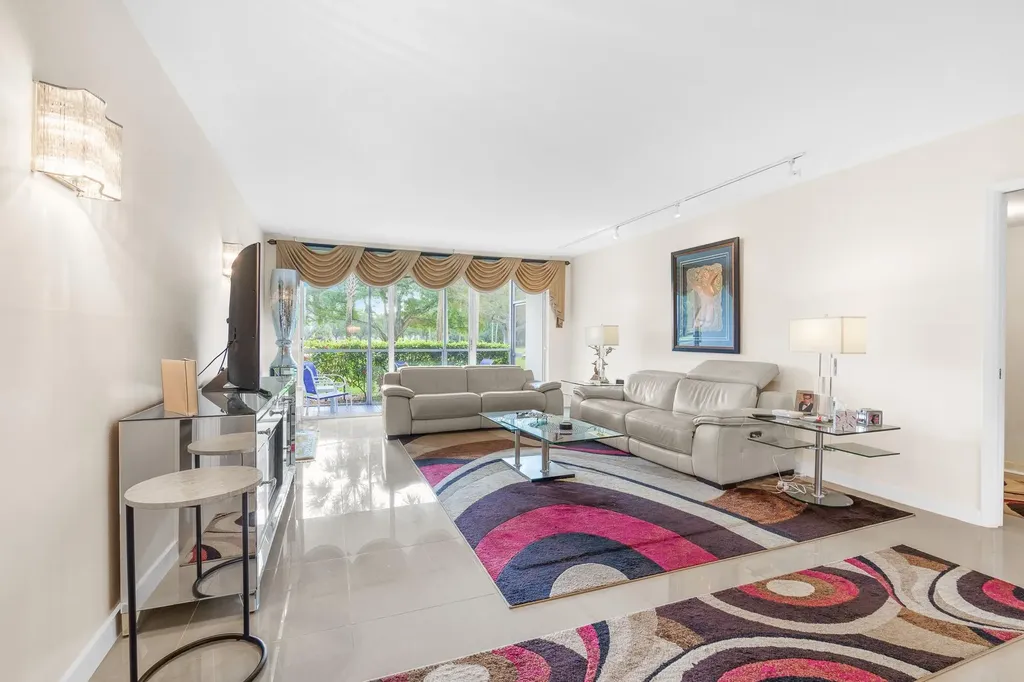 3800 Oaks Clubhouse Drive Pompano Beach FL 33069