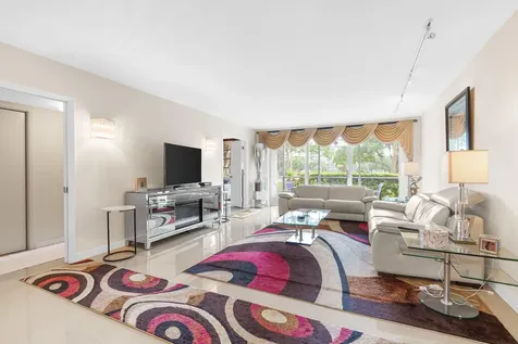 3800 Oaks Clubhouse Drive Pompano Beach FL 33069