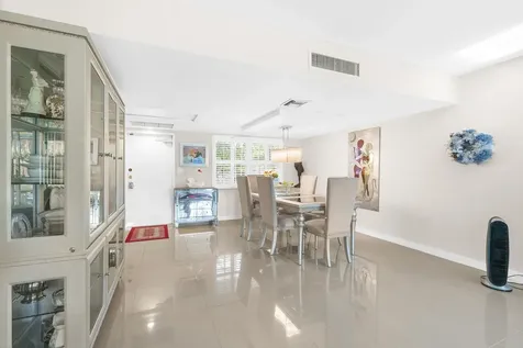 3800 Oaks Clubhouse Drive Pompano Beach FL 33069