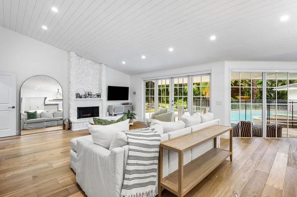 17844 Scarsdale Way Boca Raton FL 33496