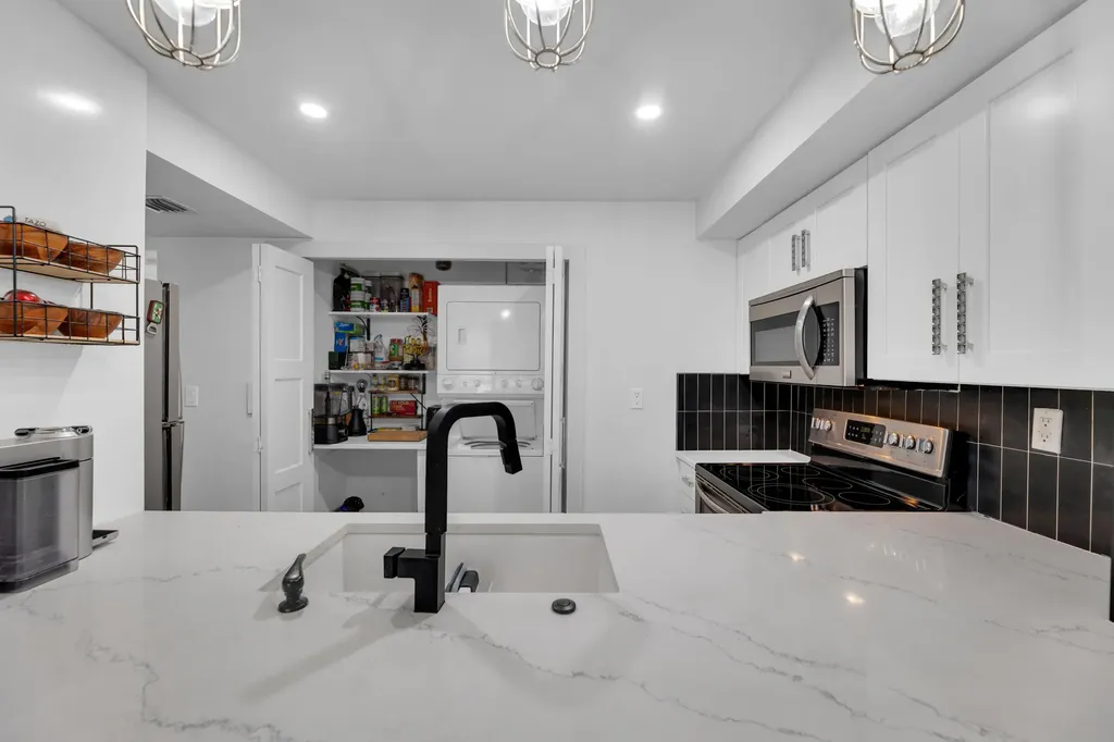 1100 SE 5th Court Pompano Beach FL 33060
