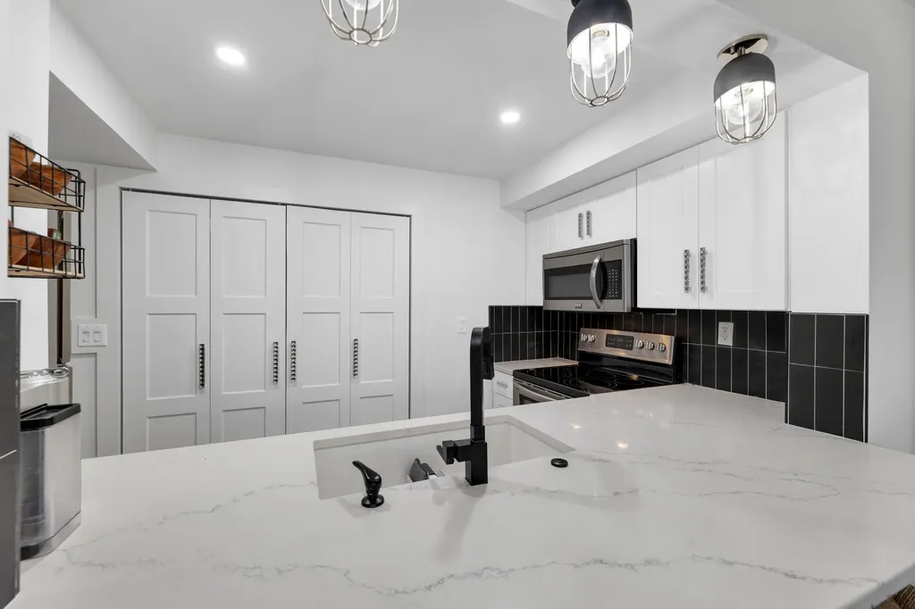 1100 SE 5th Court Pompano Beach FL 33060