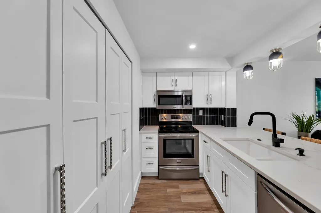 1100 SE 5th Court Pompano Beach FL 33060