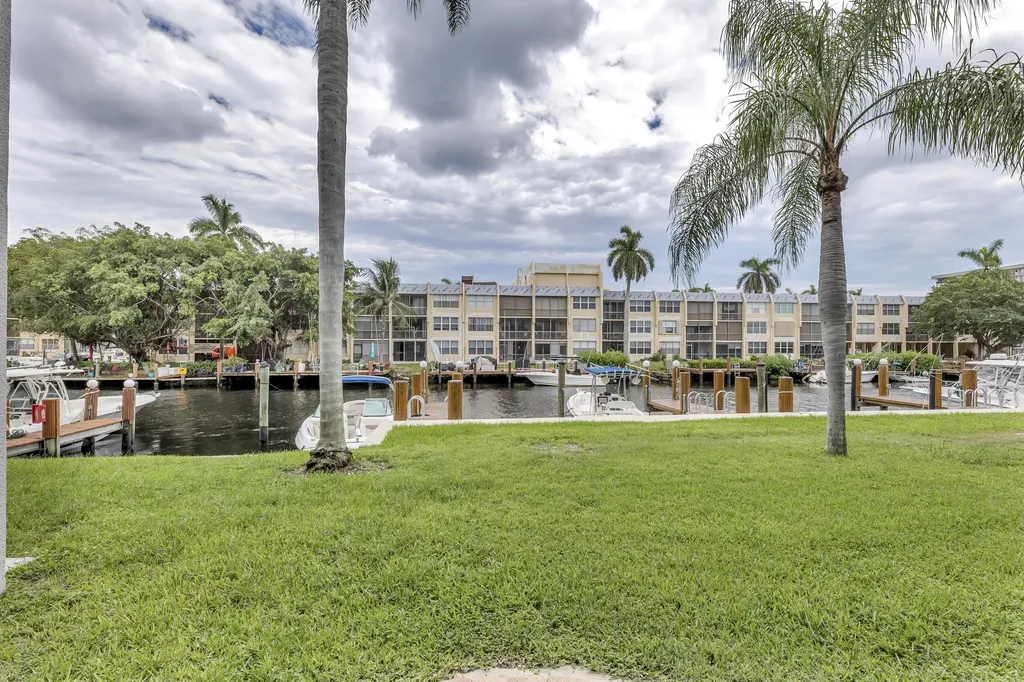 1100 SE 5th Court Pompano Beach FL 33060