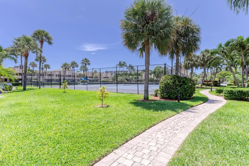 1100 SE 5th Court Pompano Beach FL 33060