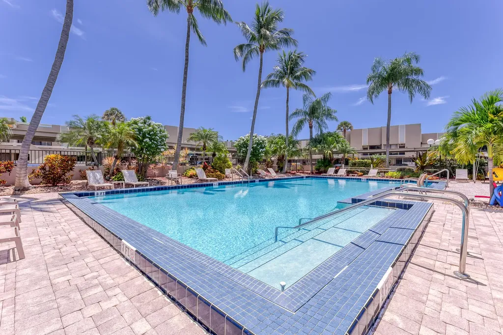 1100 SE 5th Court Pompano Beach FL 33060