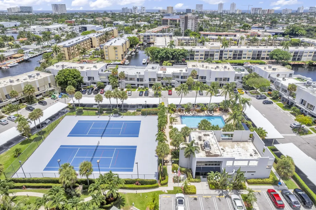 1100 SE 5th Court Pompano Beach FL 33060