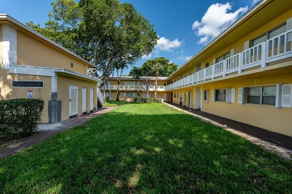 610 SE 2nd Avenue Deerfield Beach FL 33441