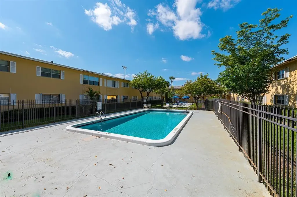 610 SE 2nd Avenue Deerfield Beach FL 33441
