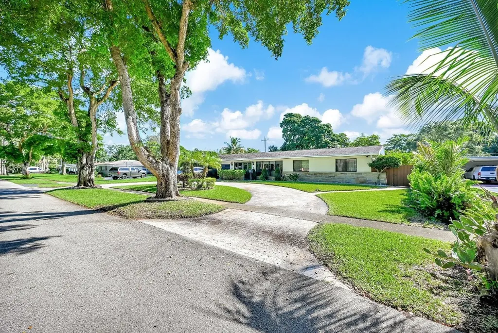 836 Orchid Drive Plantation FL 33317