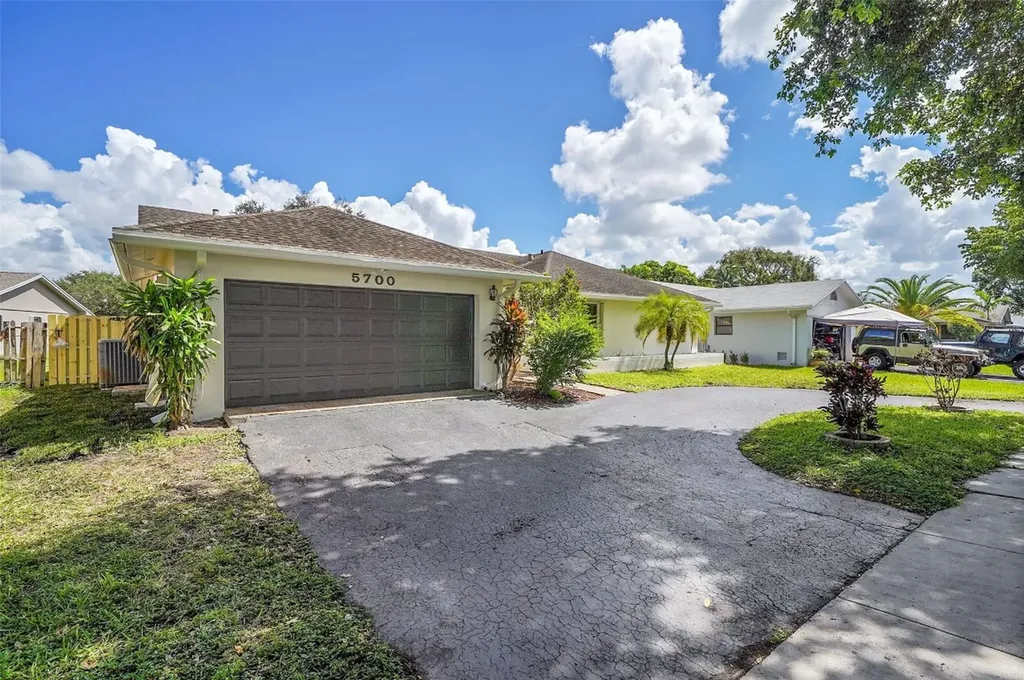 5700 SW 120th Avenue Cooper City FL 33330