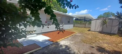 1810 S 32nd Street Fort Pierce FL 34947