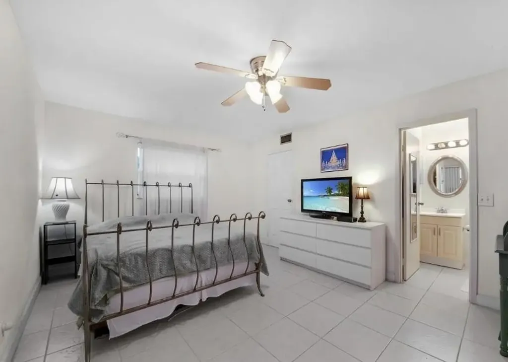 223 Flanders Delray Beach FL 33484