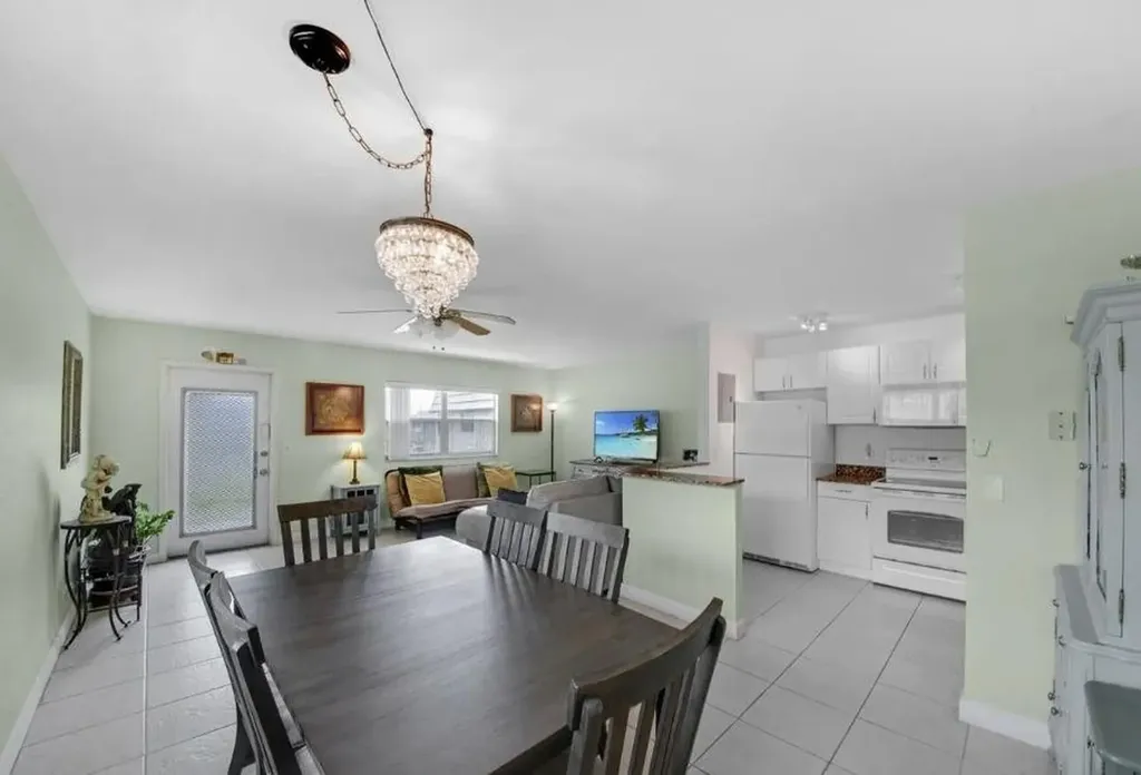 223 Flanders Delray Beach FL 33484