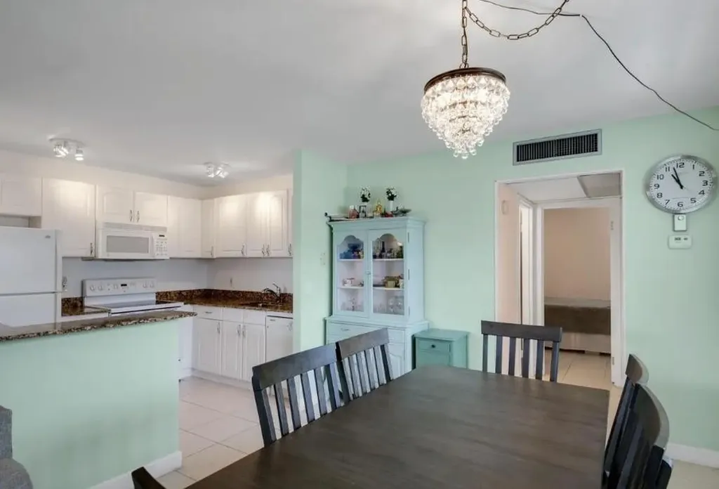 223 Flanders Delray Beach FL 33484