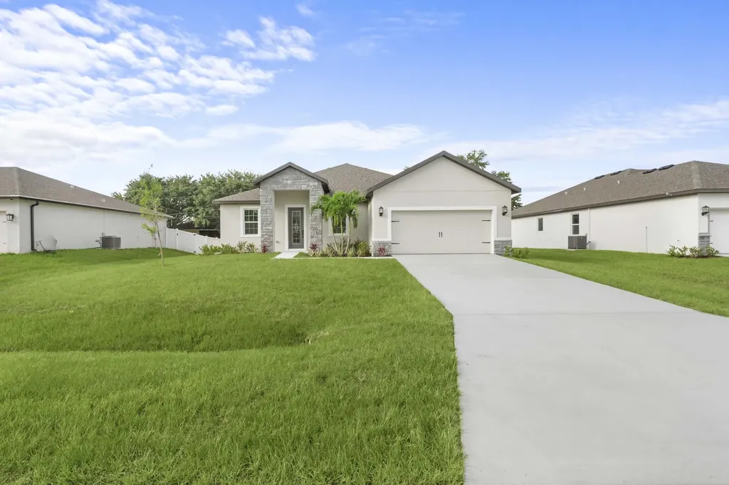 1526 SW Nervia Avenue Port St Lucie FL 34953