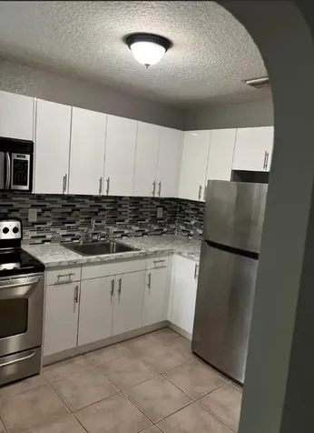 407 SE 3rd Avenue Hallandale Beach FL 33009