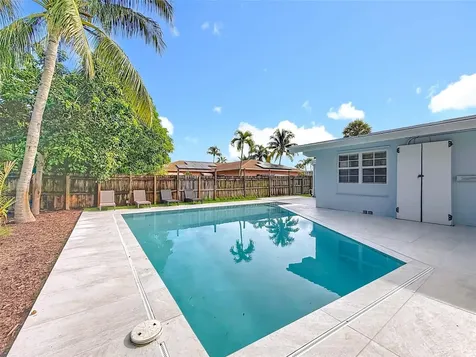 1317 S Broadway Lantana FL 33462
