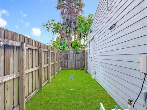 1317 S Broadway Lantana FL 33462