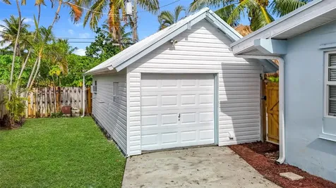 1317 S Broadway Lantana FL 33462