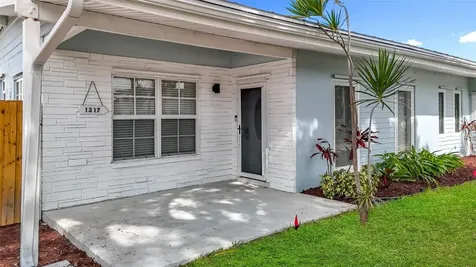 1317 S Broadway Lantana FL 33462