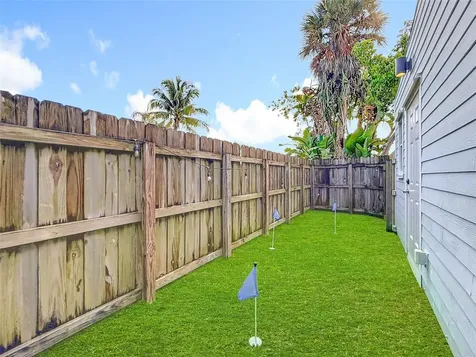 1317 S Broadway Lantana FL 33462
