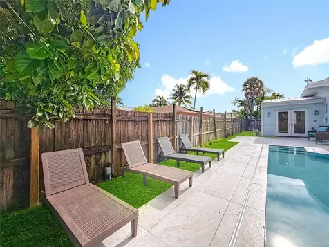 1317 S Broadway Lantana FL 33462