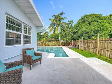 1317 S Broadway Lantana FL 33462