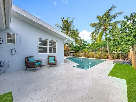 1317 S Broadway Lantana FL 33462