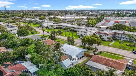 1317 S Broadway Lantana FL 33462