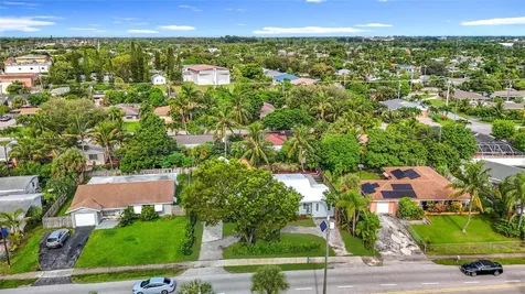 1317 S Broadway Lantana FL 33462