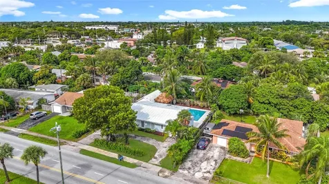 1317 S Broadway Lantana FL 33462