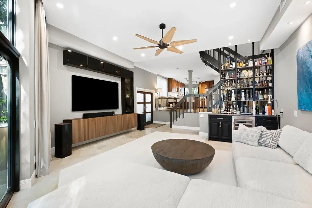 3014 NE 49th Street Fort Lauderdale FL 33308