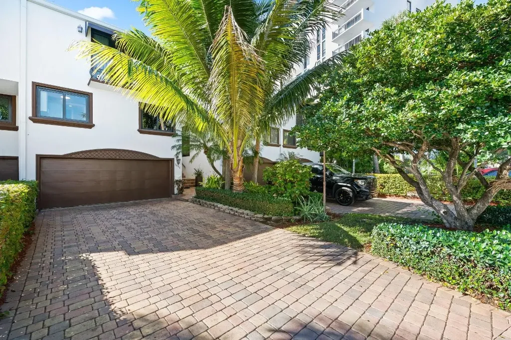 3014 NE 49th Street Fort Lauderdale FL 33308