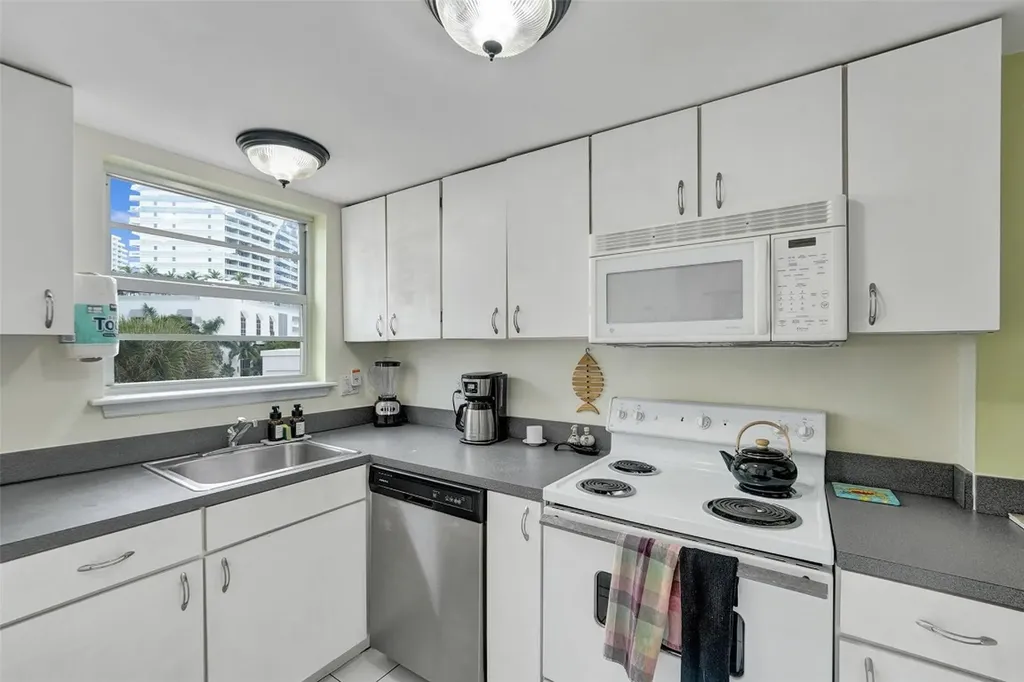 341 N Birch Road Fort Lauderdale FL 33304