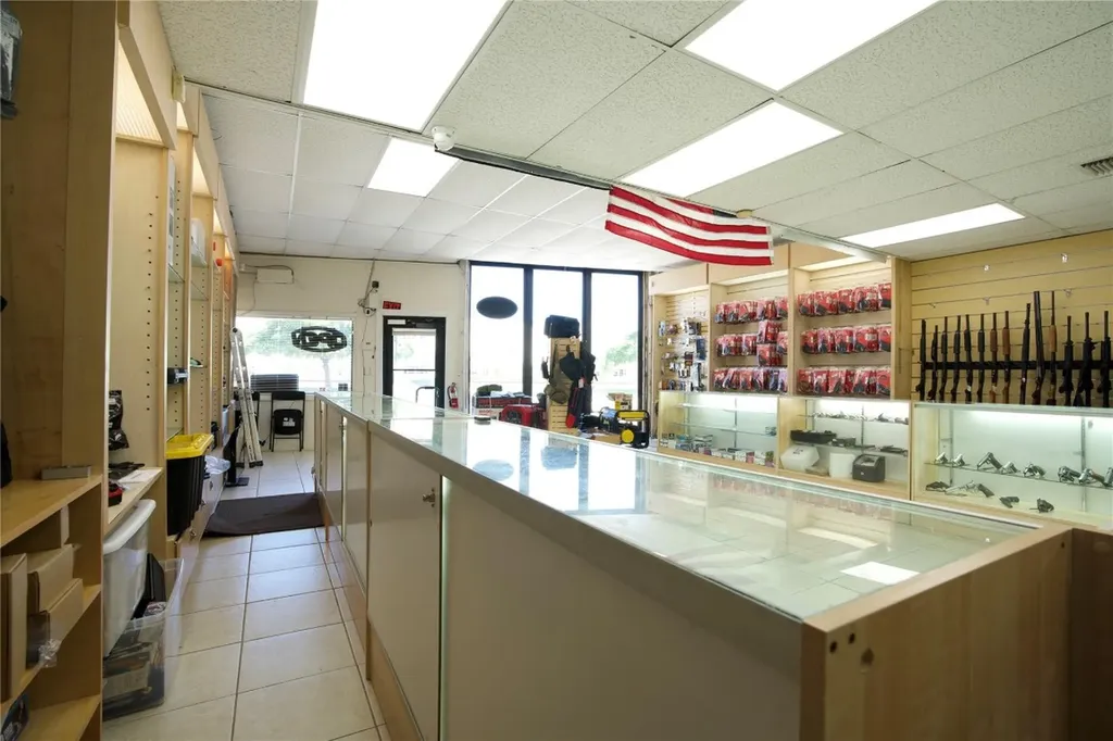 4581 N Dixie Highway Deerfield Beach FL 33064