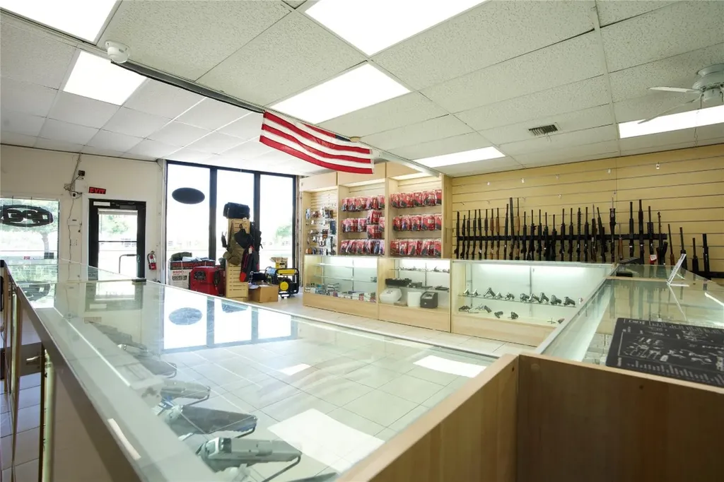 4581 N Dixie Highway Deerfield Beach FL 33064