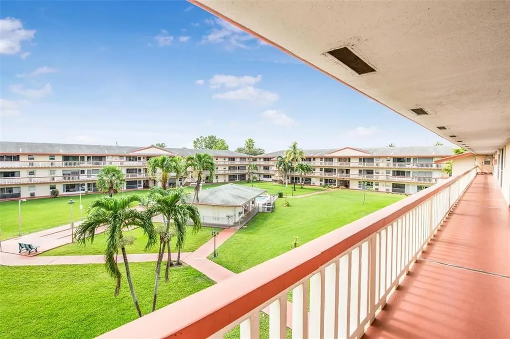 5300 Washington Street Hollywood FL 33021