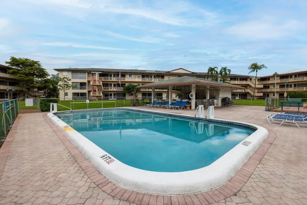 5300 Washington Street Hollywood FL 33021
