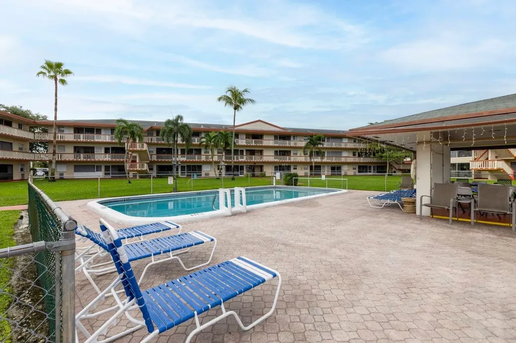 5300 Washington Street Hollywood FL 33021
