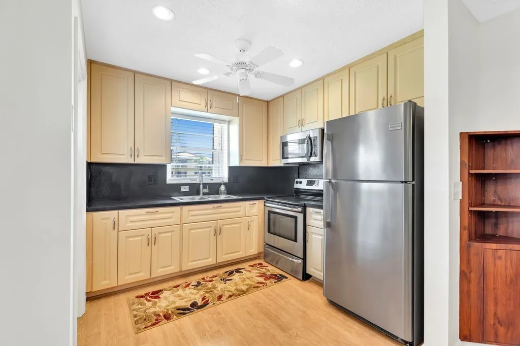 5300 Washington Street Hollywood FL 33021